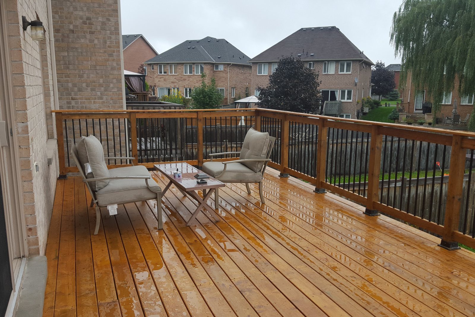 Aluminum deck railings installation
